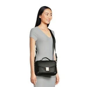 NWOT Time and Tru Kate Flap Front Crossbody Bag – Black